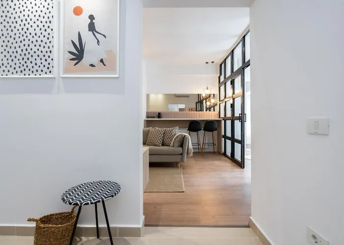 Glamorous Design In Calea Victoriei Bucureşti