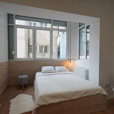 Glamorous Design In Calea Victoriei *