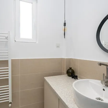 Glamorous Design In Calea Victoriei Bükreş