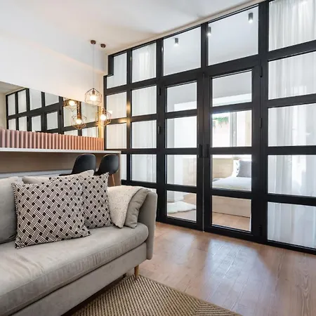 Glamorous Design In Calea Victoriei Appartement Boekarest