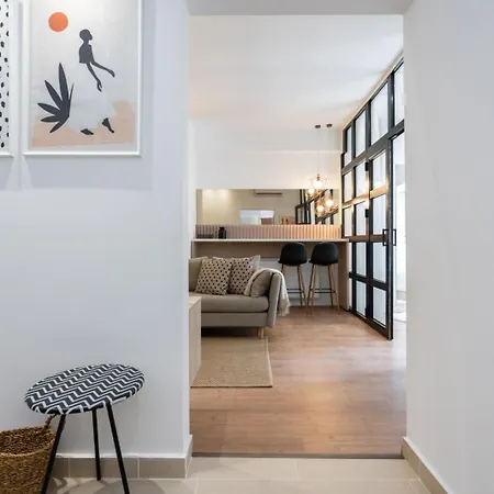Glamorous Design In Calea Victoriei Bucureşti