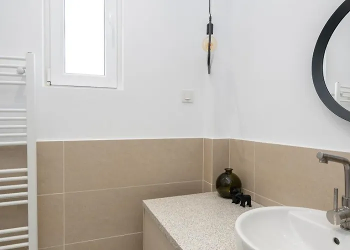 Glamorous Design In Calea Victoriei Bukarest