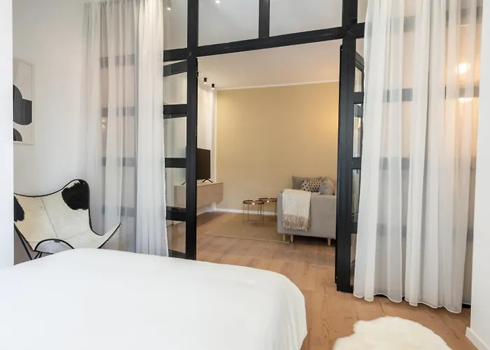 Apartment Glamorous Design In Calea Victoriei Bukarest