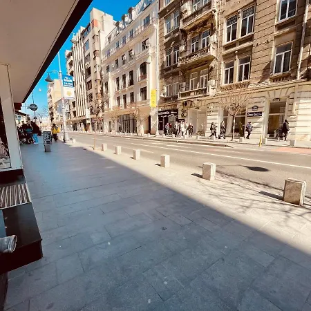 Glamorous Design In Calea Victoriei Appartement Bucarest