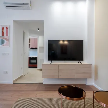 Glamorous Design In Calea Victoriei