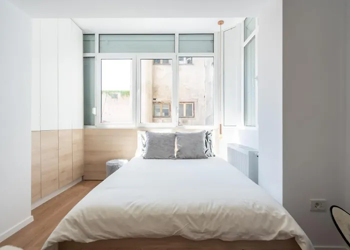 Glamorous Design In Calea Victoriei Appartement Bucarest